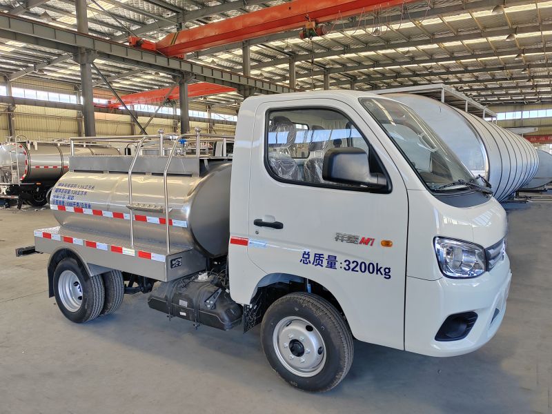 微型2橋鮮奶運(yùn)輸車（1.3立方）